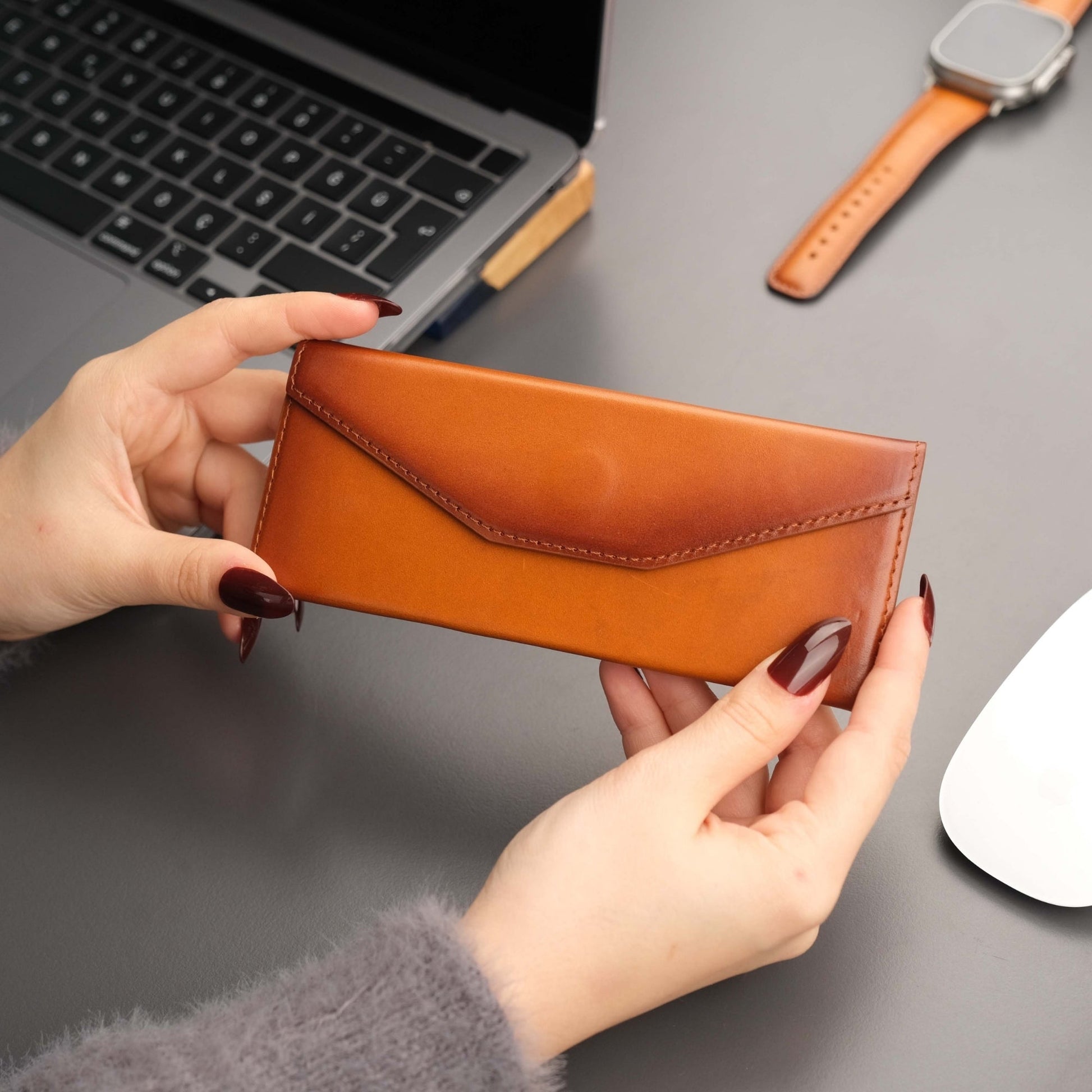 Triangle Leather Glasses Case – Vintage Eyewear Holder-1
